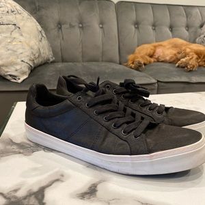 Old Navy Low Blk/Wht Fashion Sneakers Size 11